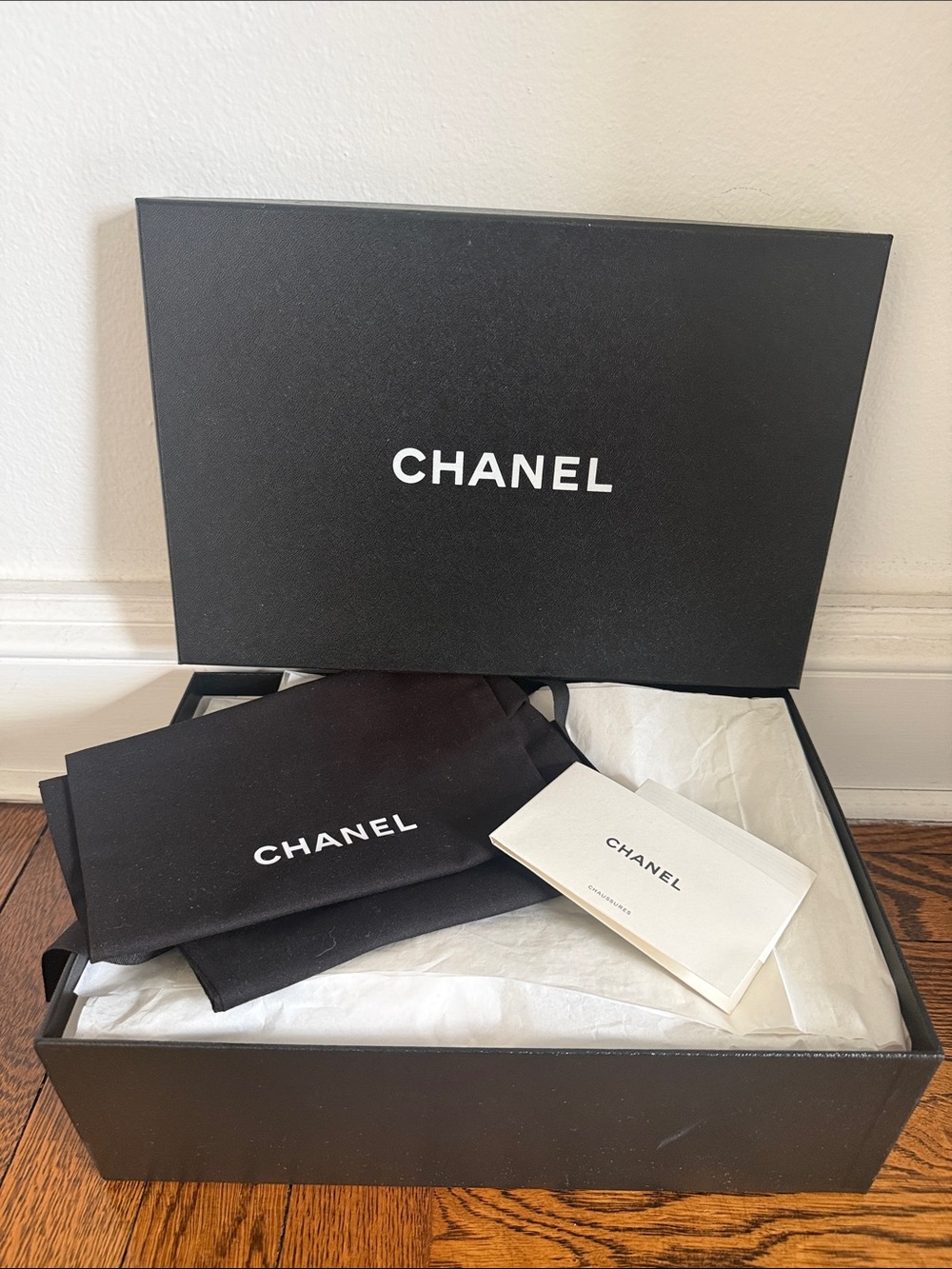 Chanel Slingback Flats in Beige & Black - Size 41 - Picture 7 of 11
